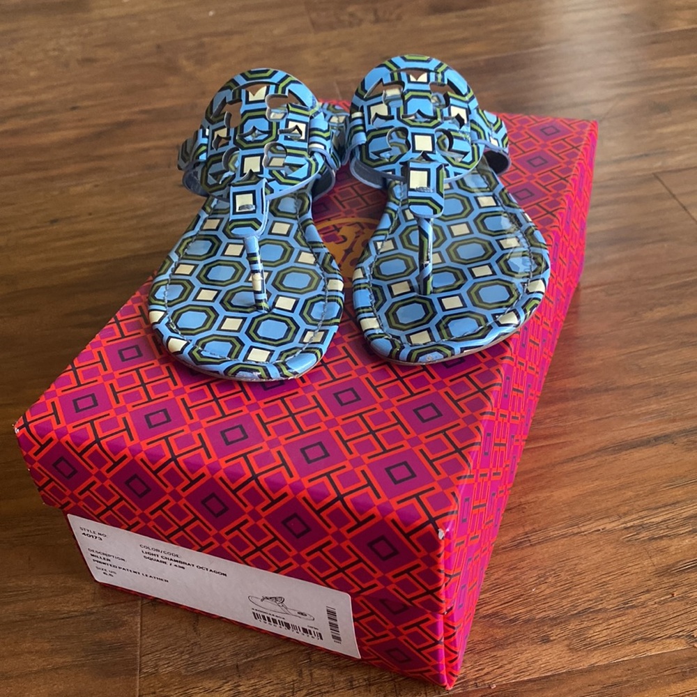 Tory Burch Miller's printed patent leather Size 6.5
LightChambray Octagon Square